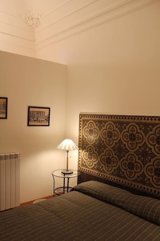 كاتانيا Giro B&B الغرفة الصورة