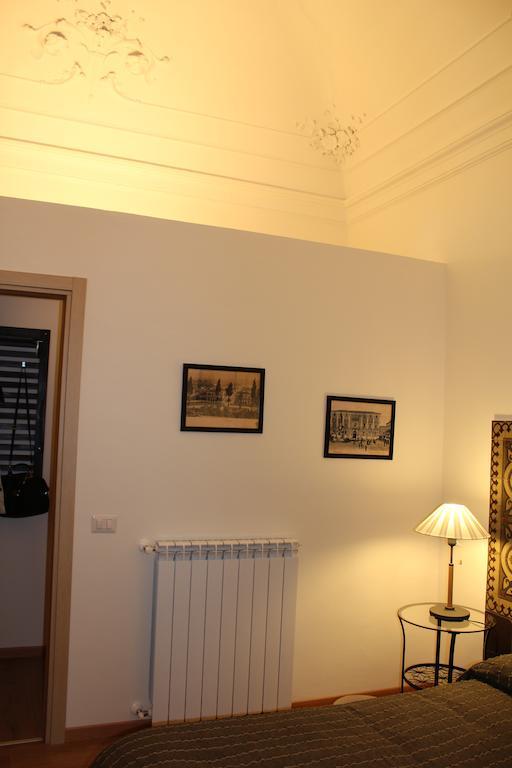 كاتانيا Giro B&B الغرفة الصورة